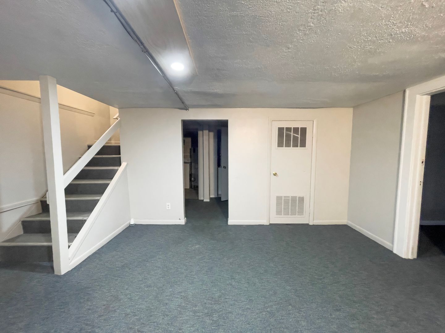 Muncie Apartment: 210 S Nichols Ave.