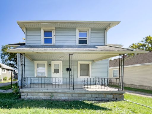 Bi-level 2-bedroom, 1-bathroom, Close to Ball State's Campus! In-Unit Washer & Dryer! – photo 1