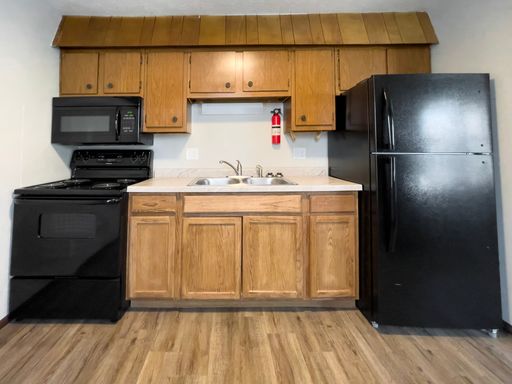 East Memorial Apts - 2 Bedroom Flats Near Walking Trails! – photo 1