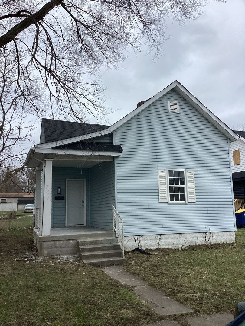 Muncie House: 707 E 7th St.