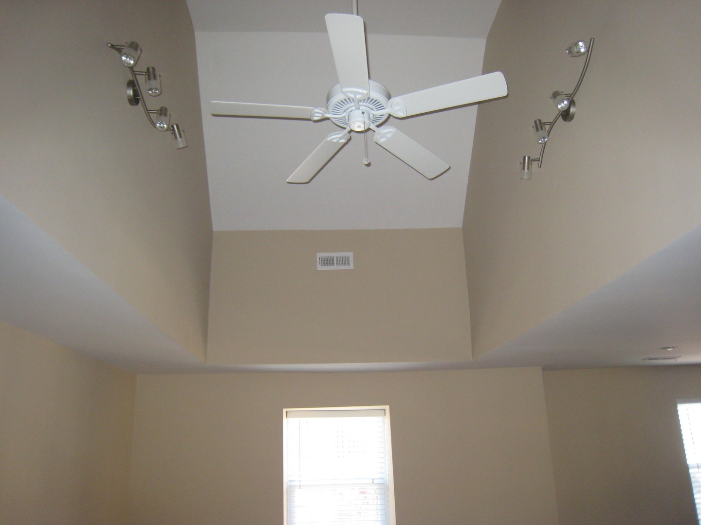 Jenkintown Apartment: 224 York Road