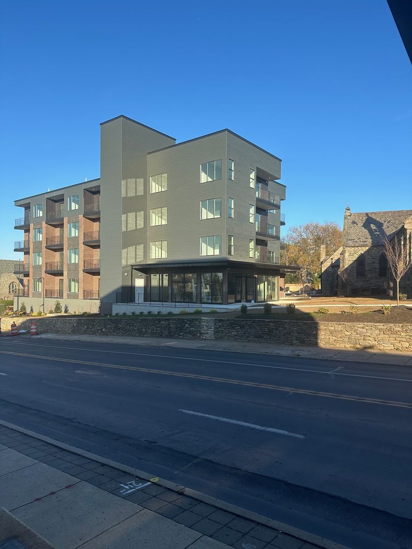 Jenkintown Apartment: 436 York Road