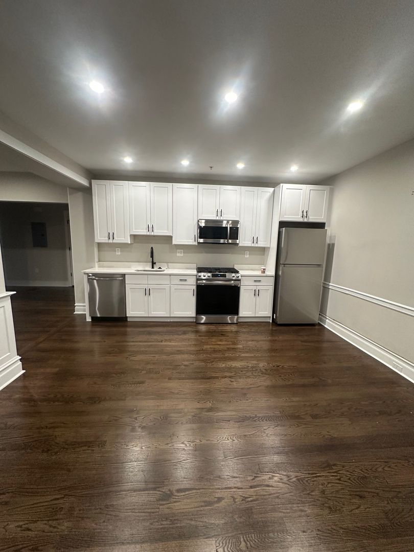 Jenkintown Apartment: 114 York Road