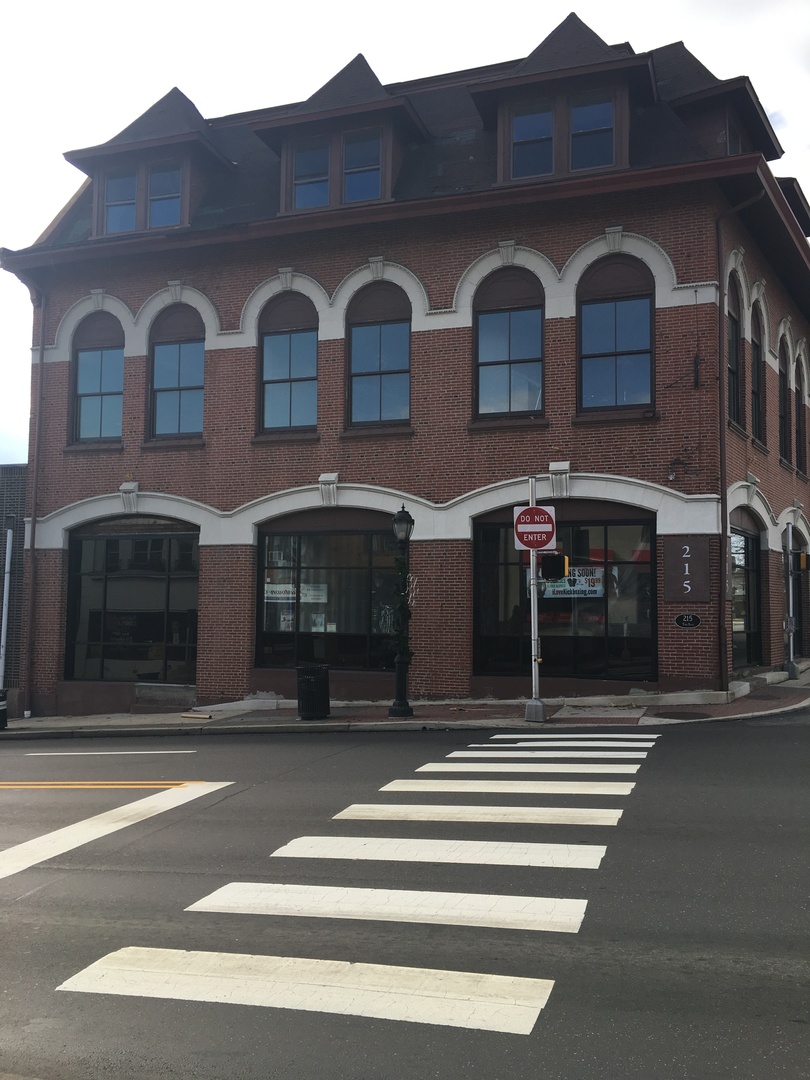 Jenkintown Apartment: 215 York Road