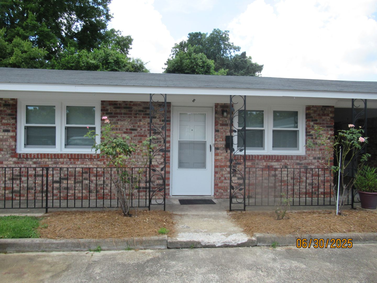 Sumter Apartment: 326  W Hampton Ave