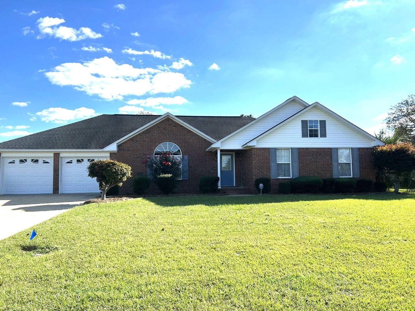 Sumter House: 3370 Aurora Drive