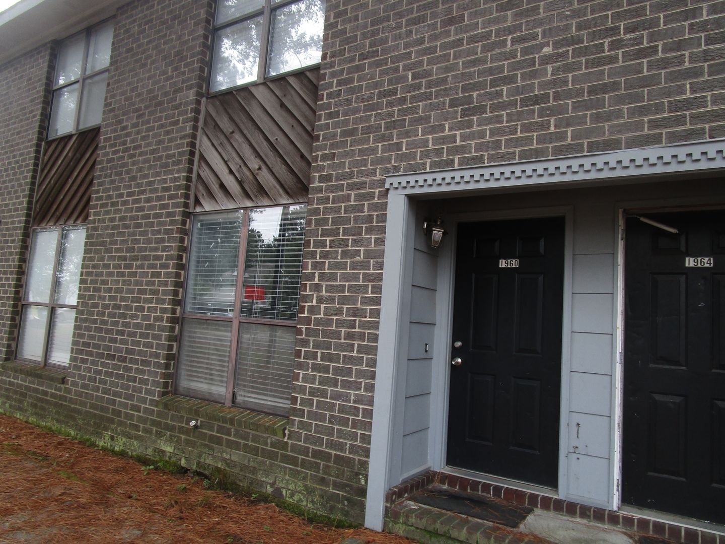 Sumter House: 1960 Gion St