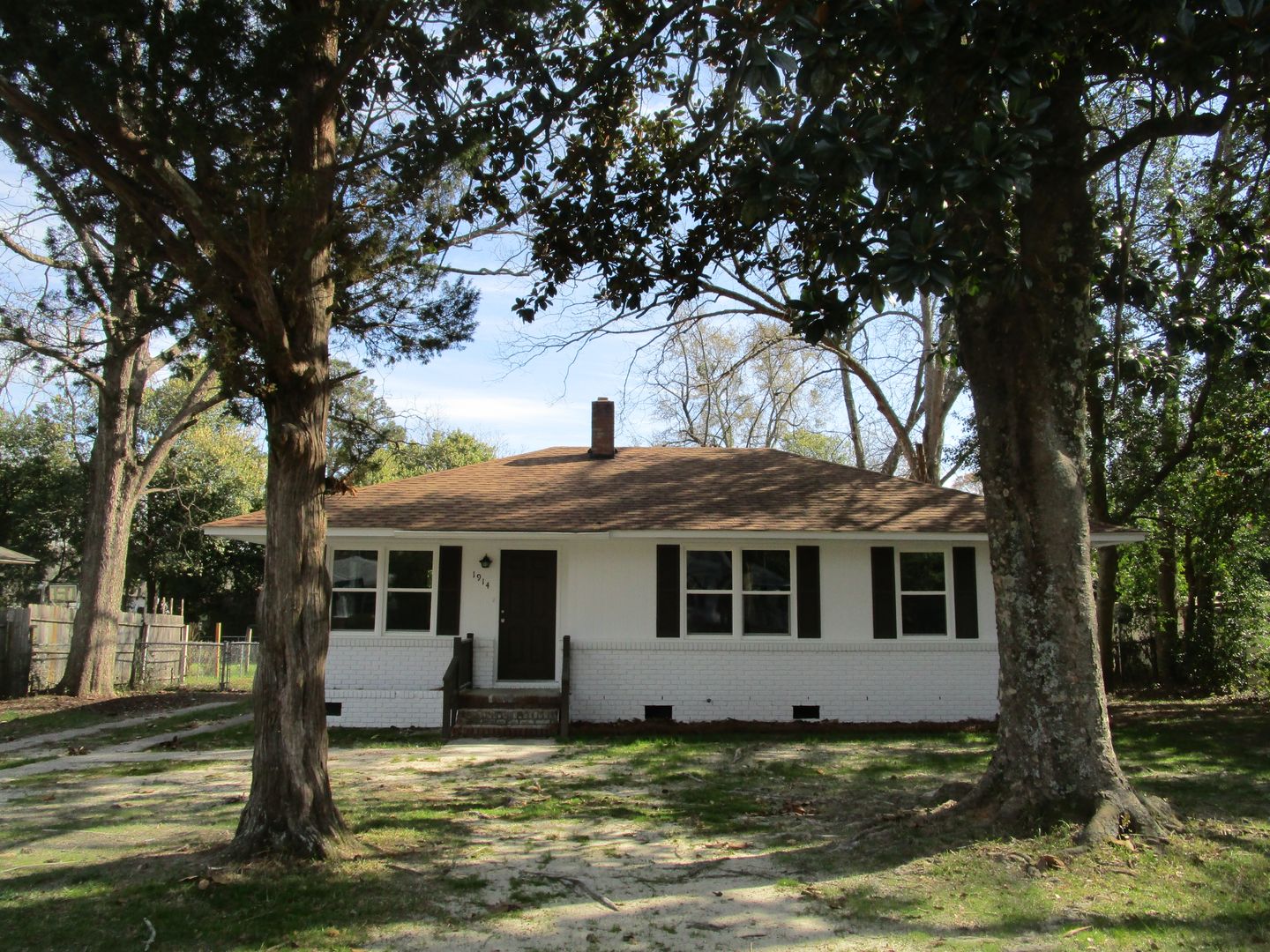 Sumter House: 1914 Georgianna Dr