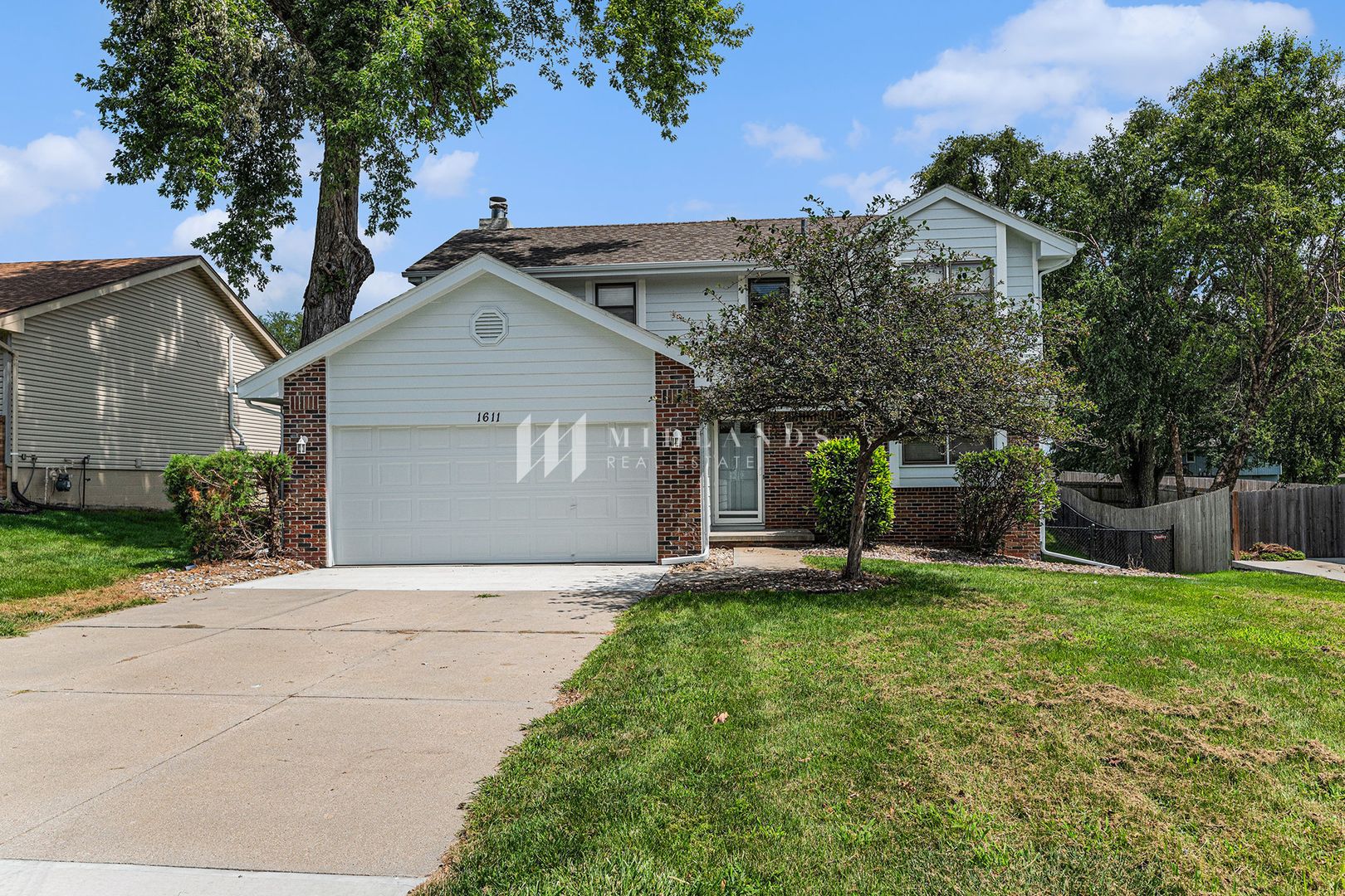 Omaha House: 1611 S 168th Avenue