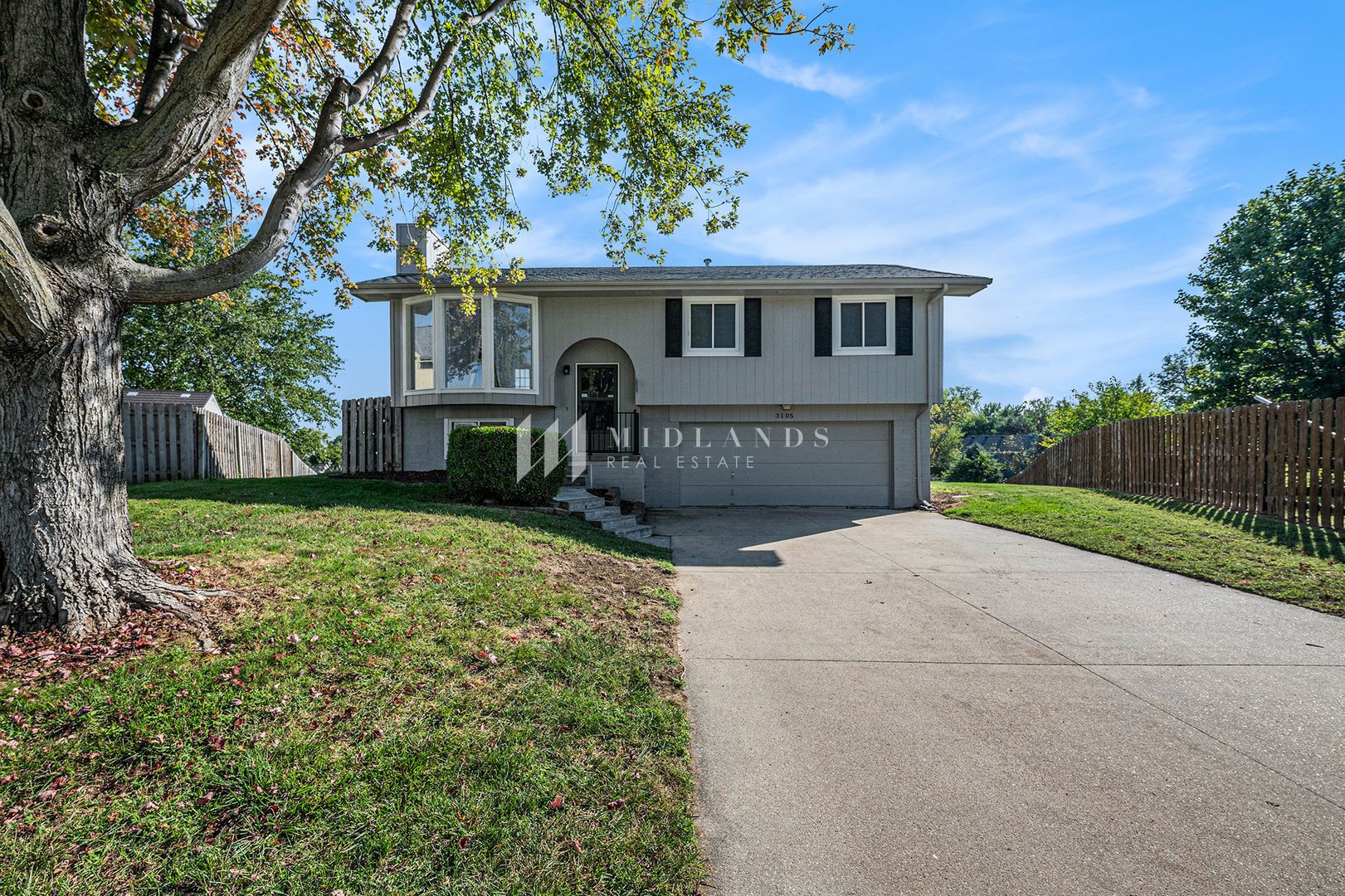 Bellevue House: 3105 Mirror Cir.