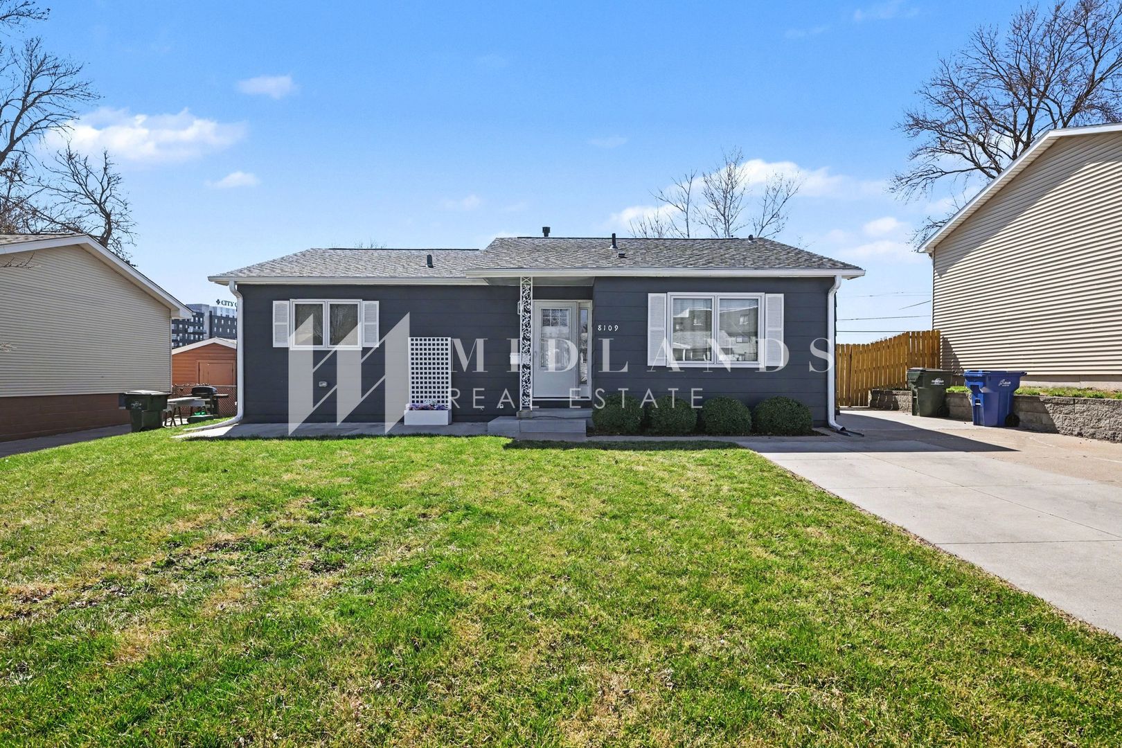 LaVista House: 8109 Valley Rd