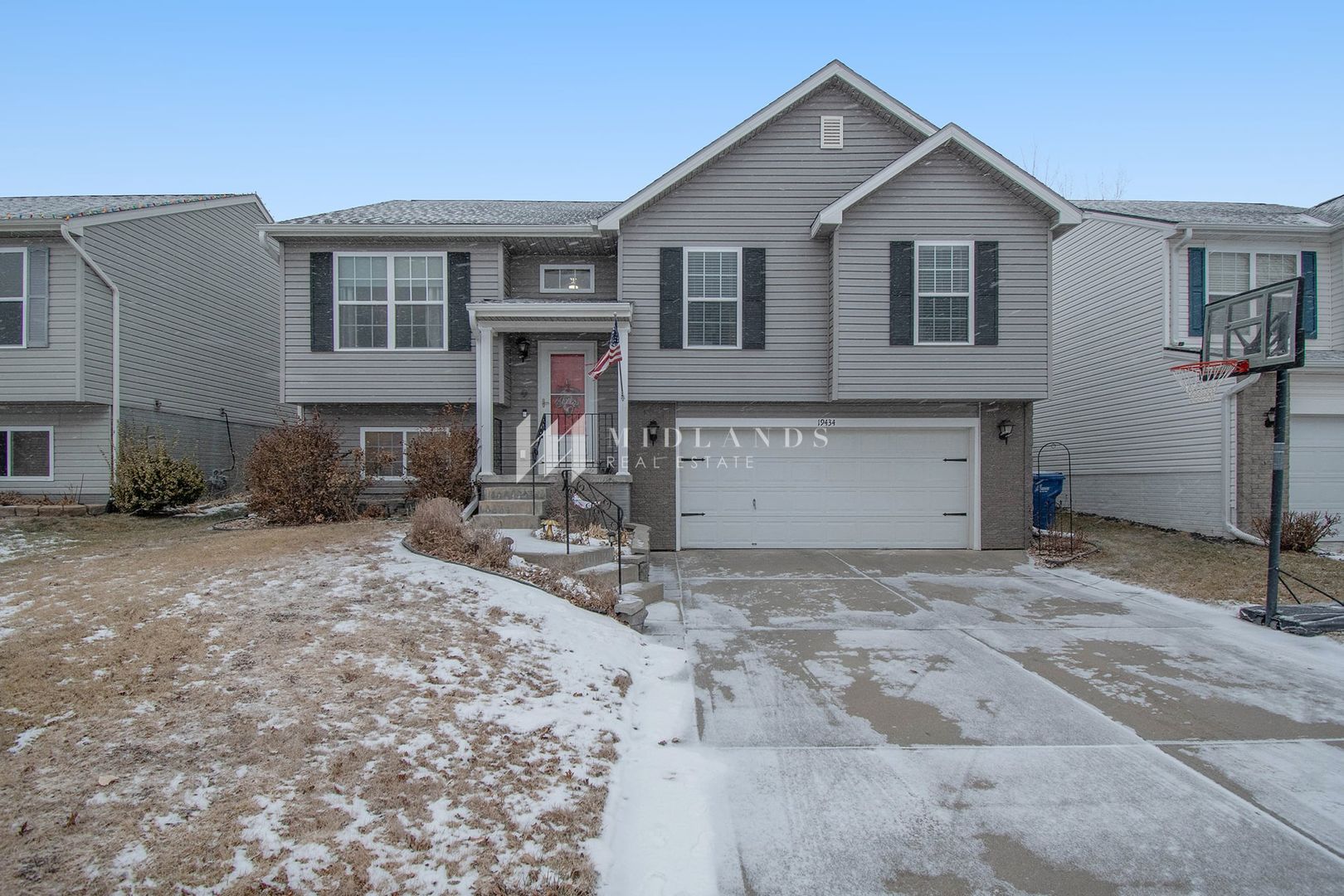 Omaha House: 19434 V St.