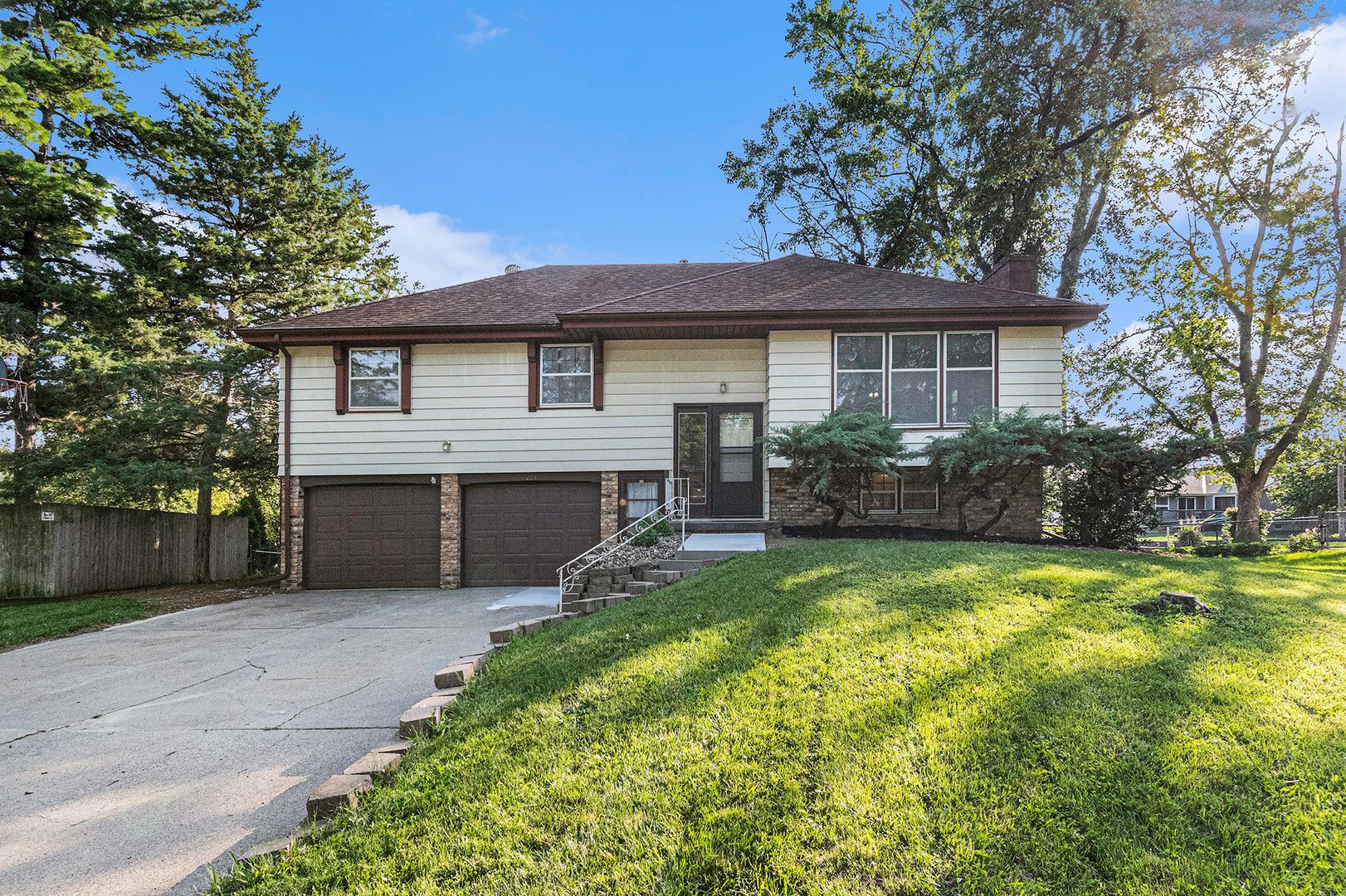 LaVista House: 7208 Pine Drive