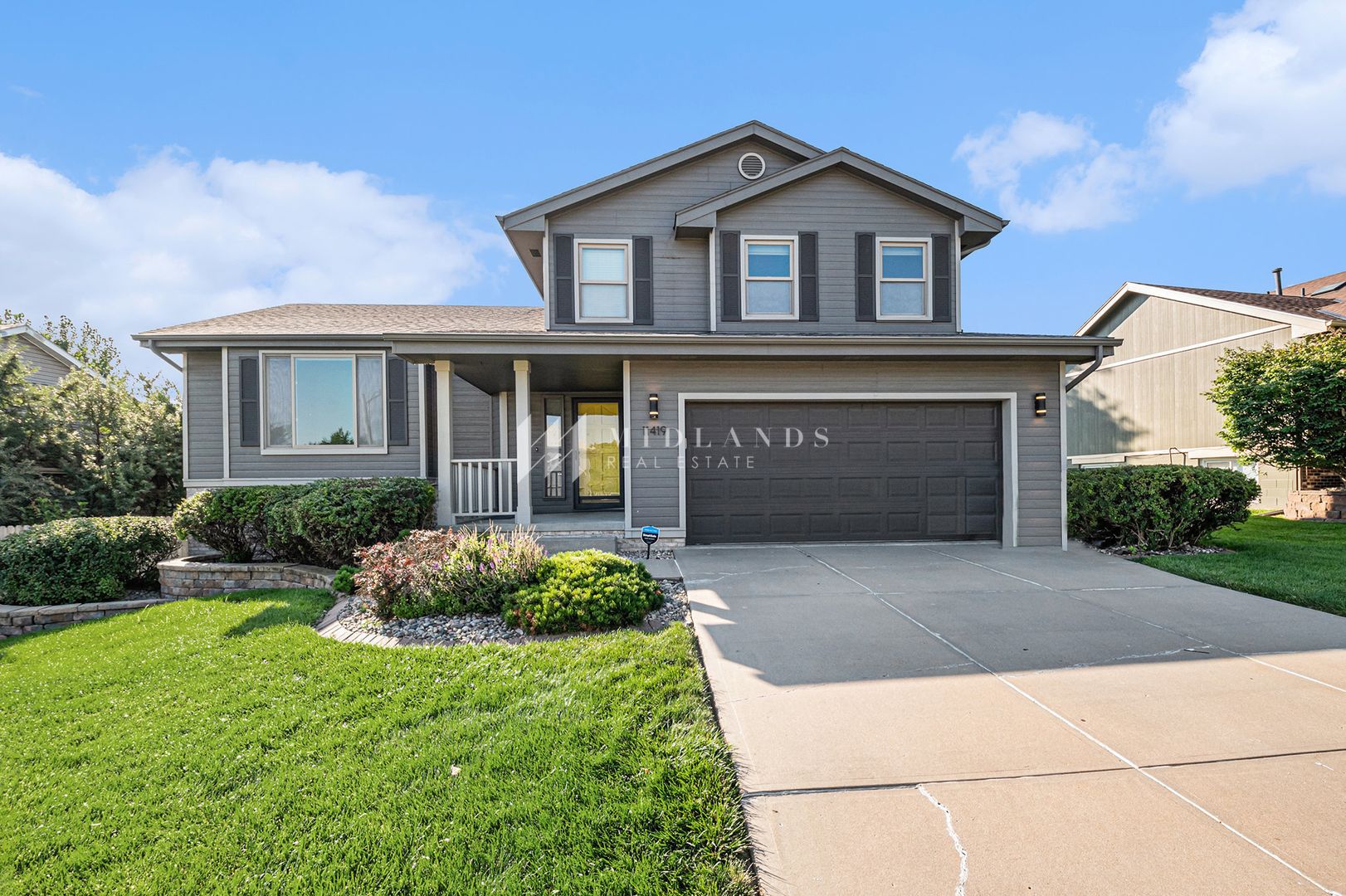 Bellevue House: 11419 S 44th St