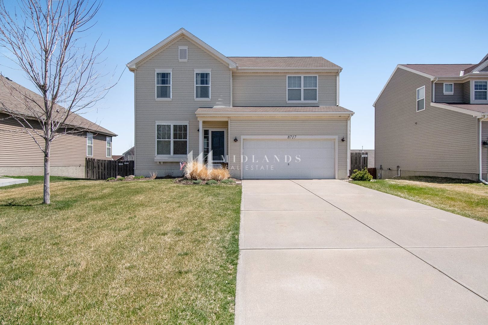 Papillion House: 8717 S 67th St