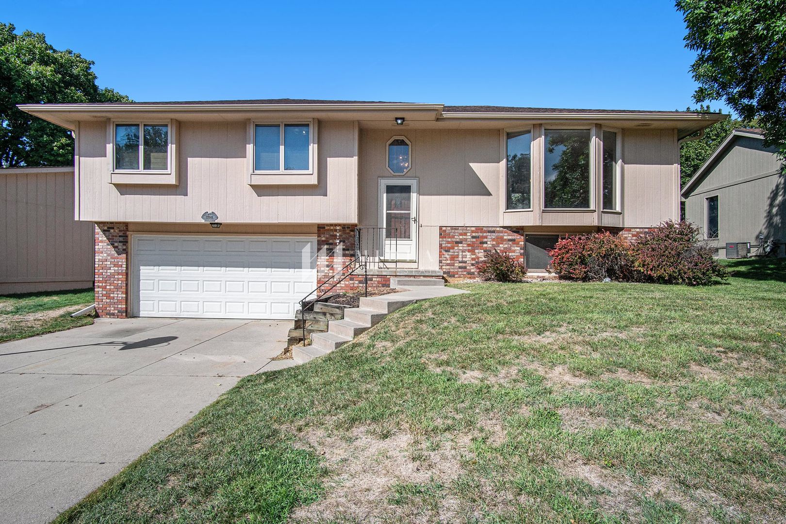Omaha House: 13946 Arbor Circle
