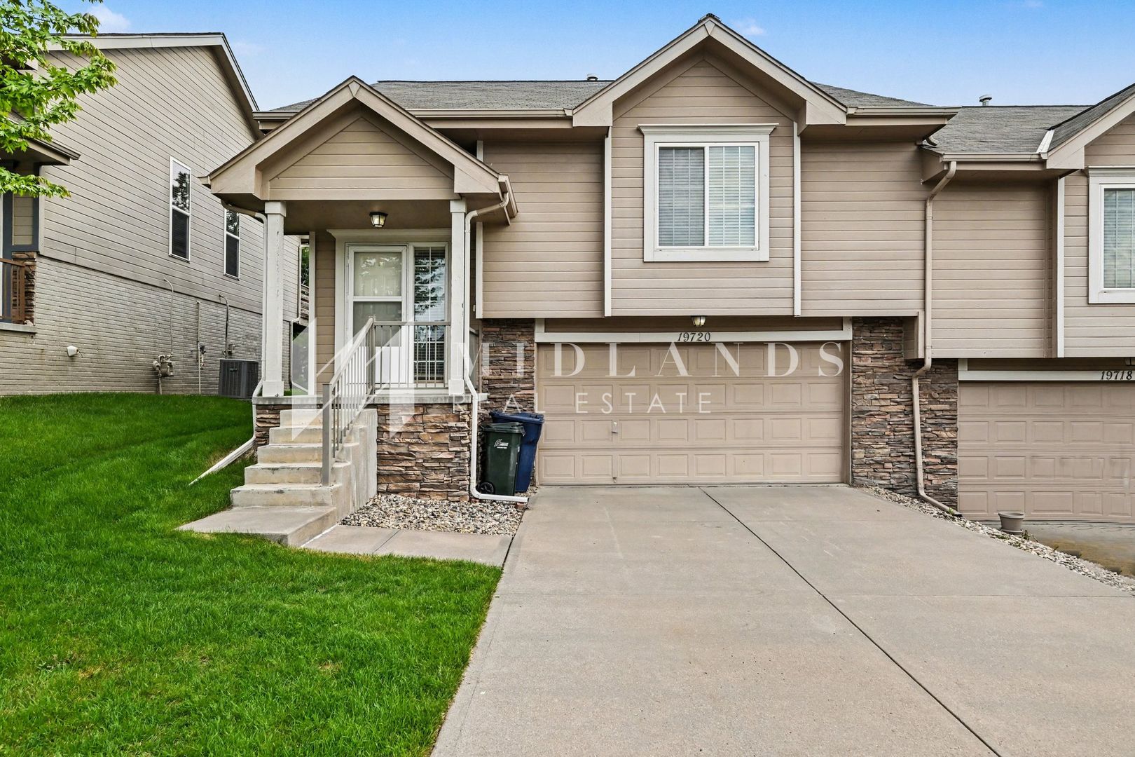 Omaha House: 19720 Marinda St