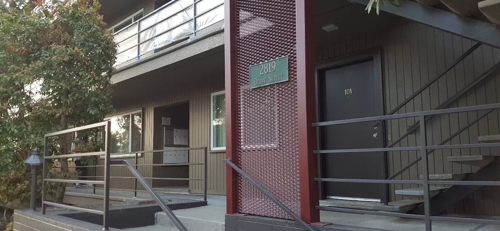 Berkeley Apartment: 2819 Derby Street