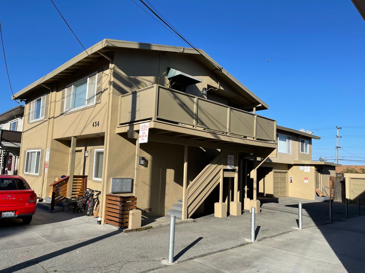 San Bruno Apartment: 434 Milton Ave