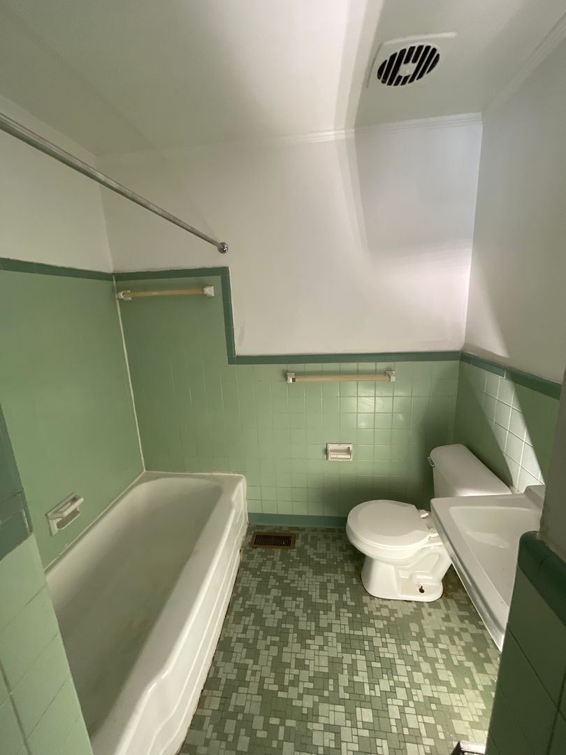 Tarrant Apartment: 1630 Wharton Ave