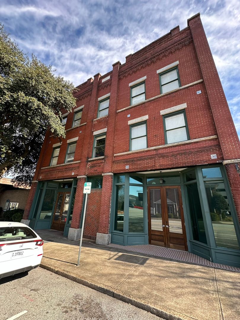 Spartanburg Apartment: 249 Magnolia Street