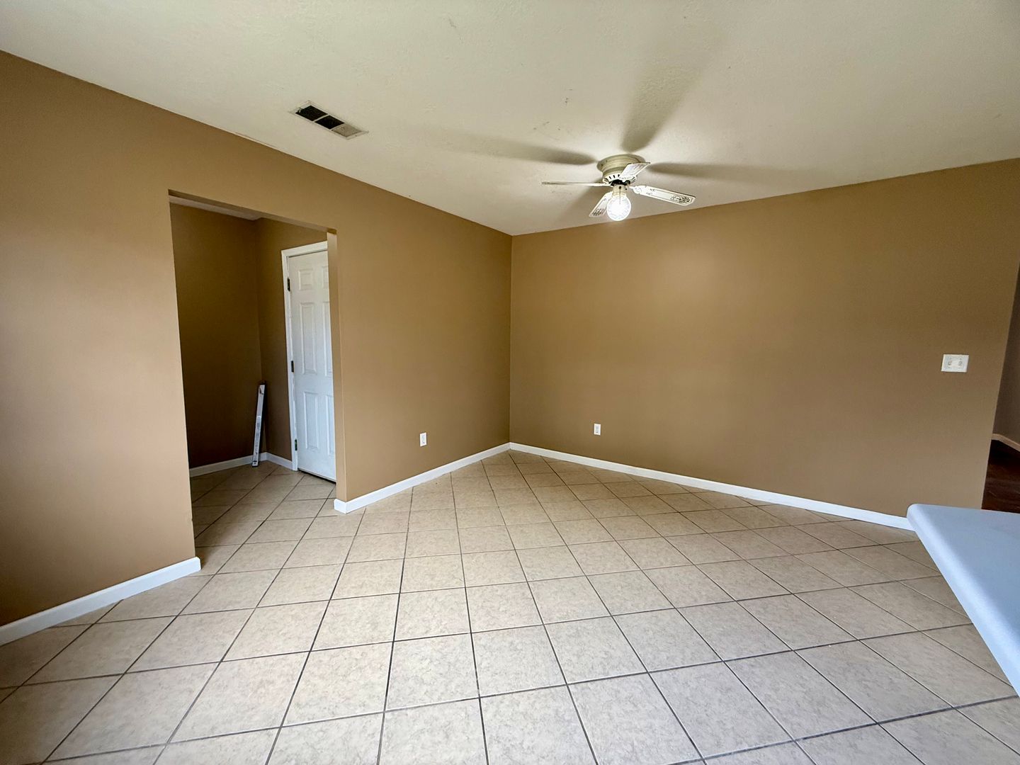 205 N 18th Ave 5 of 12