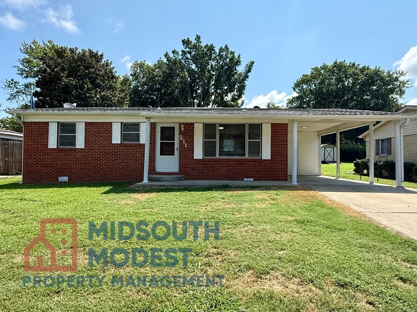 Paragould House: 211 Tech St