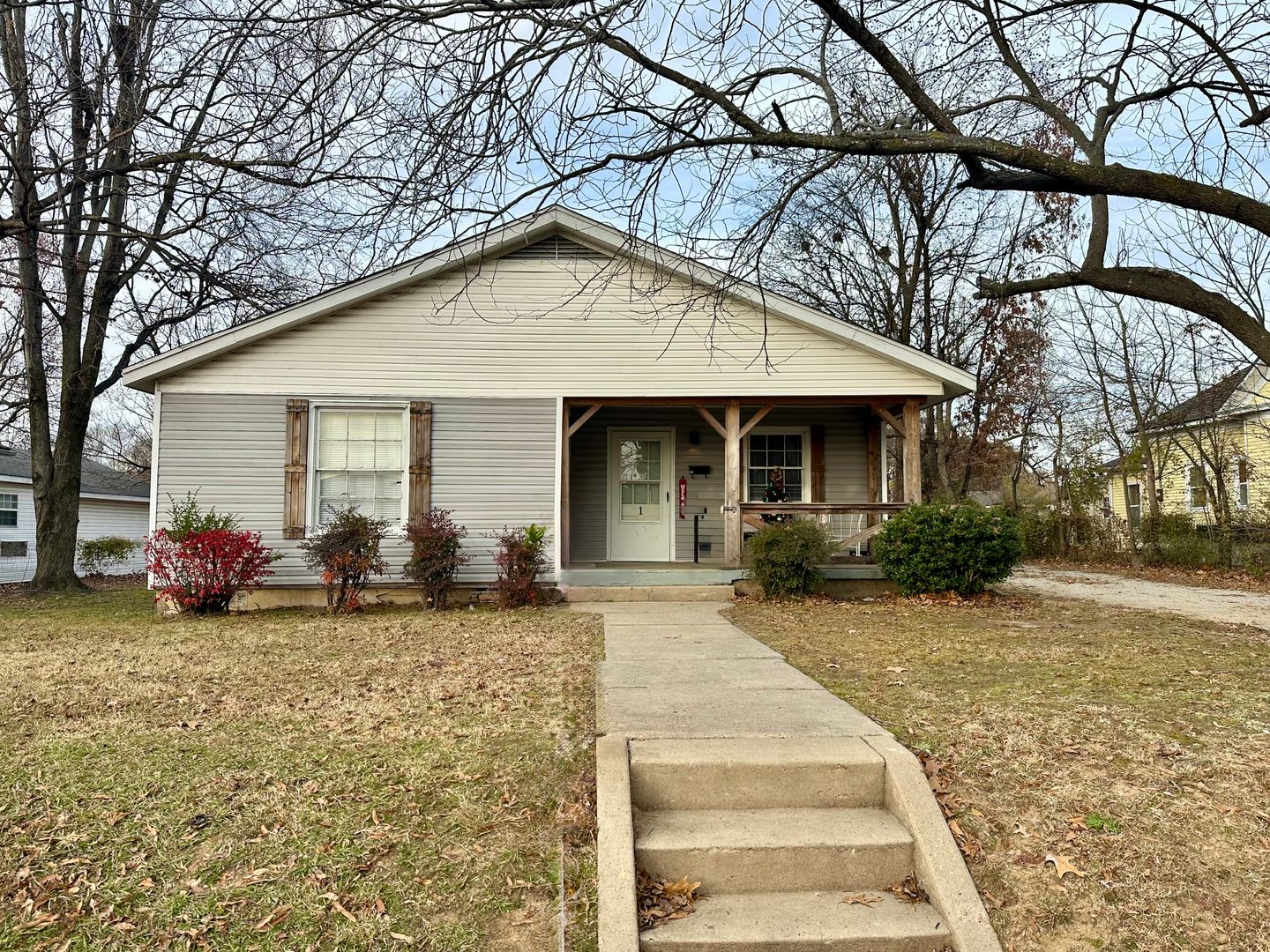 Paragould Apartment: 819 W Emerson St