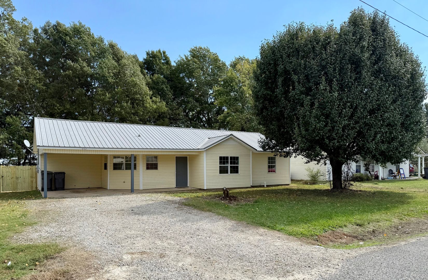 Paragould House: 203 N 18th 1/2 Ave