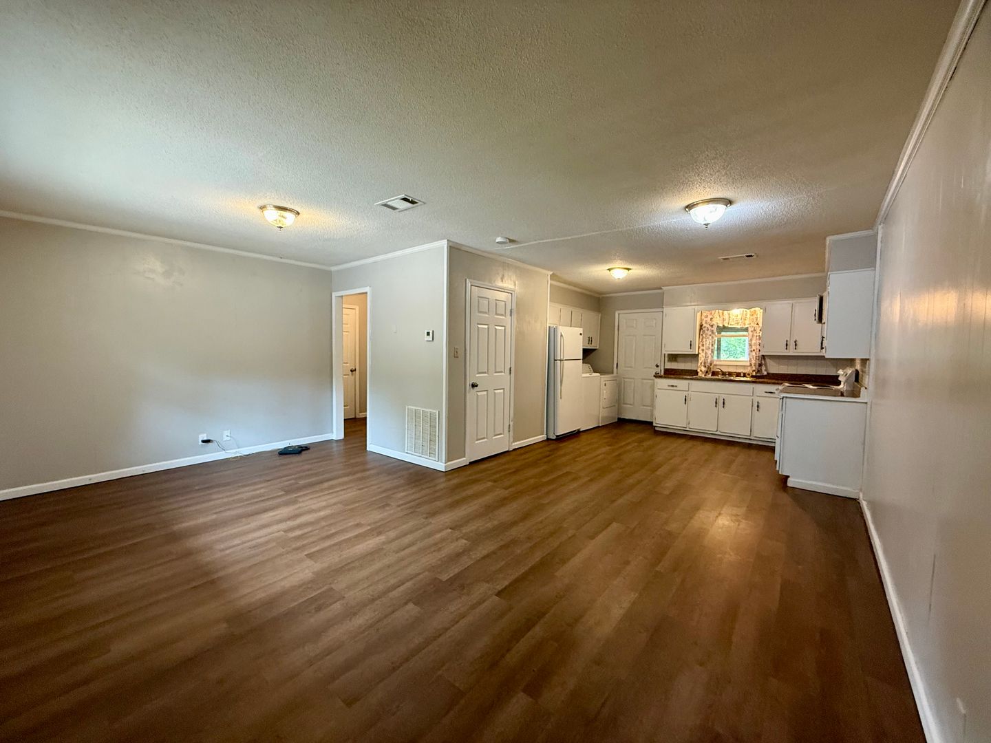 Paragould Apartment: 1323 S. 6th St.