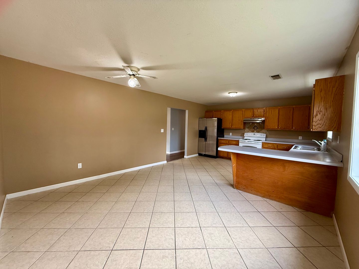 205 N 18th Ave 3 of 12