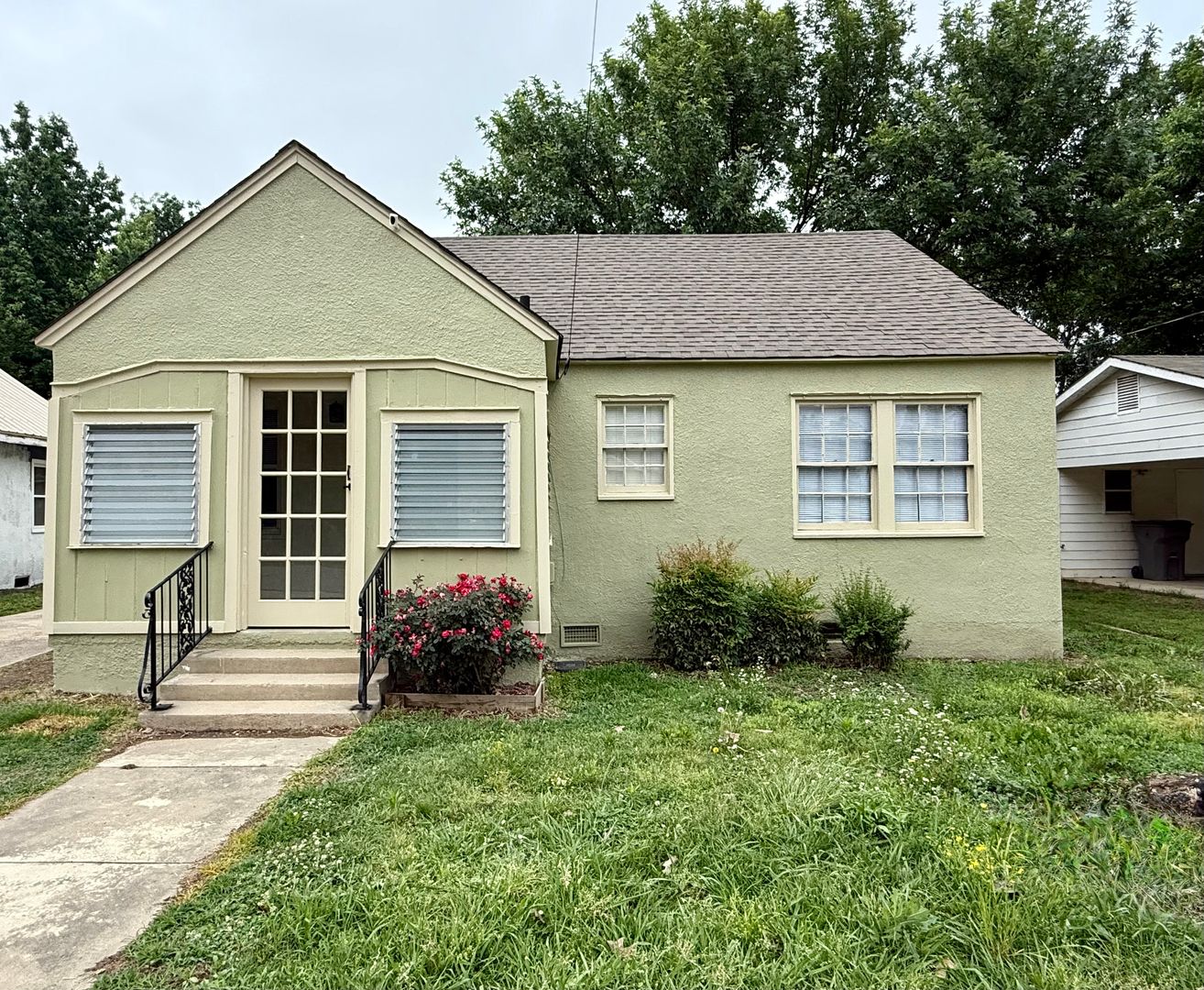 Paragould House: 509 E Main St.