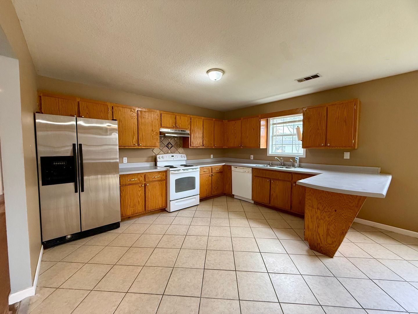 Paragould House: 205 N 18th Ave