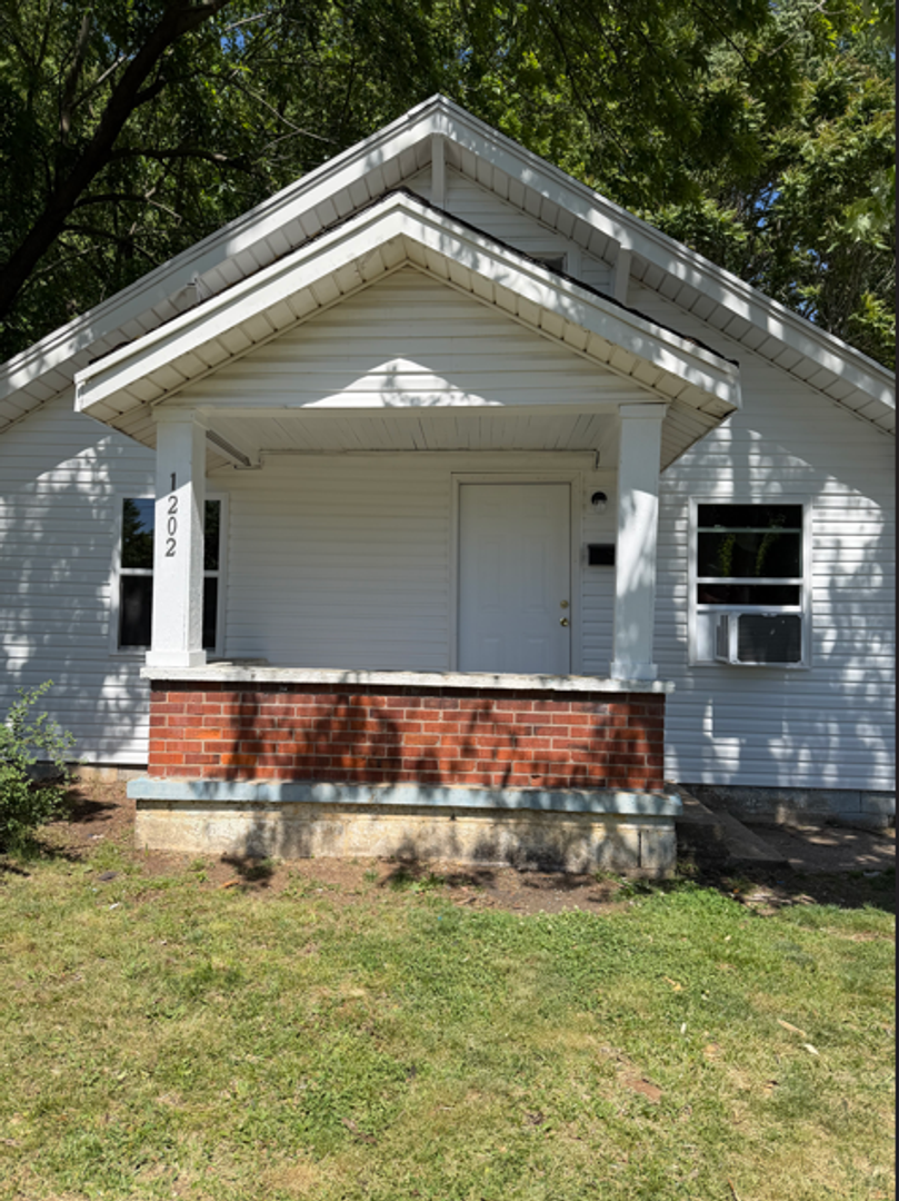 Hopkinsville House: 1202 Cates