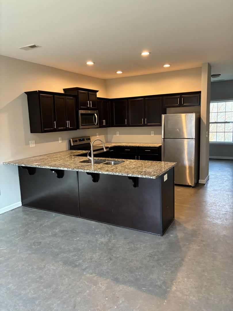 Clarksville Apartment: 805 Lynes Rd