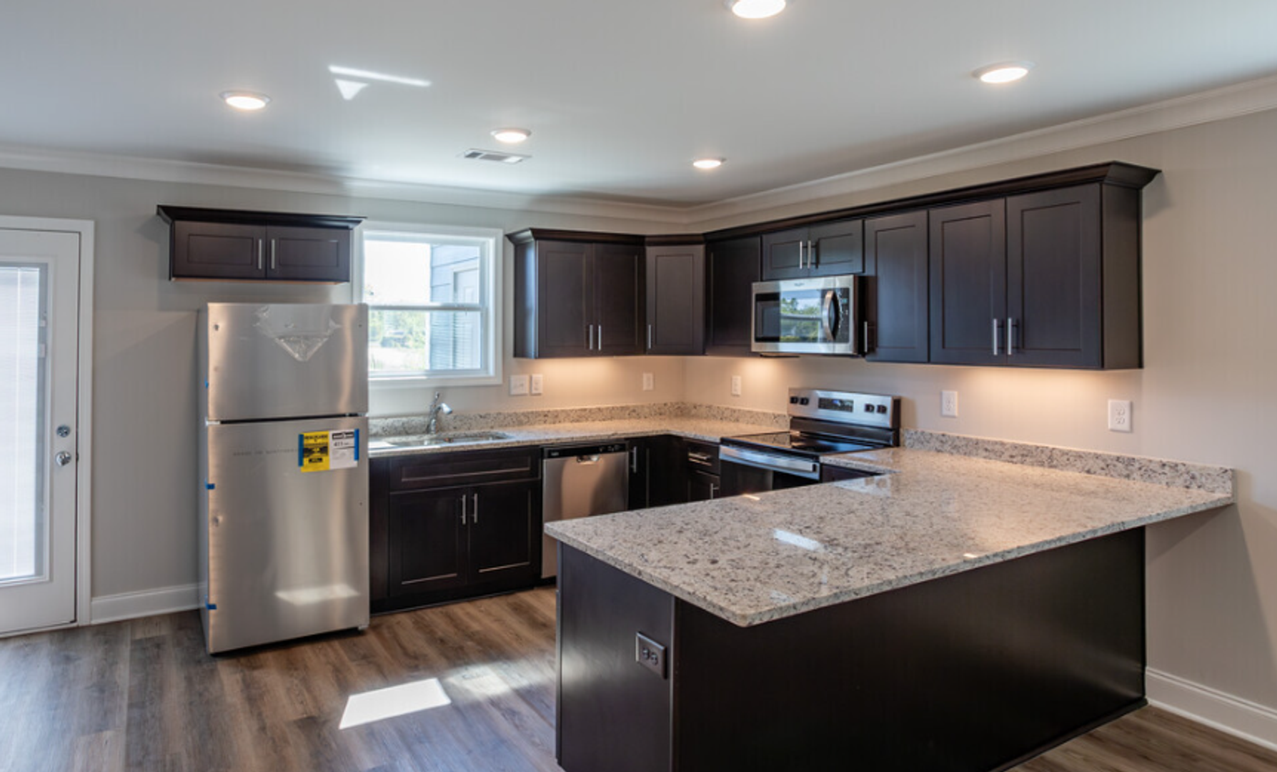 Lebanon Apartment: 521 Melrose St.