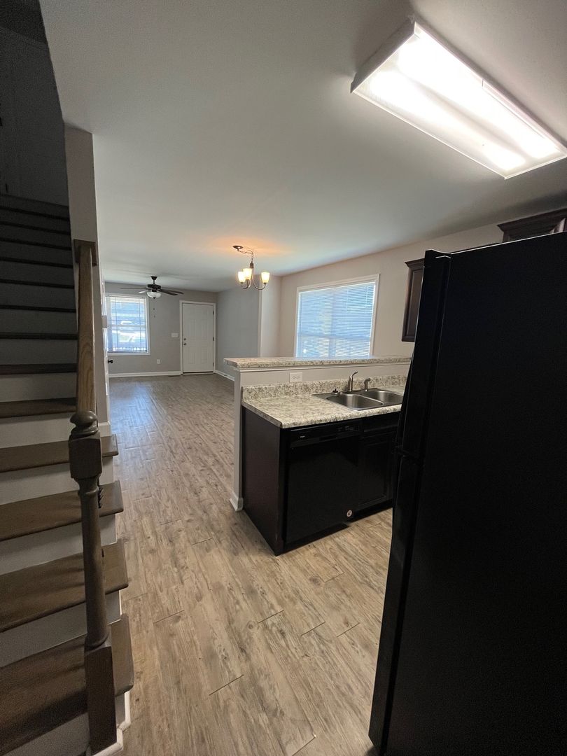 Lebanon Apartment: 1235 Bluebird Rd., Unit B