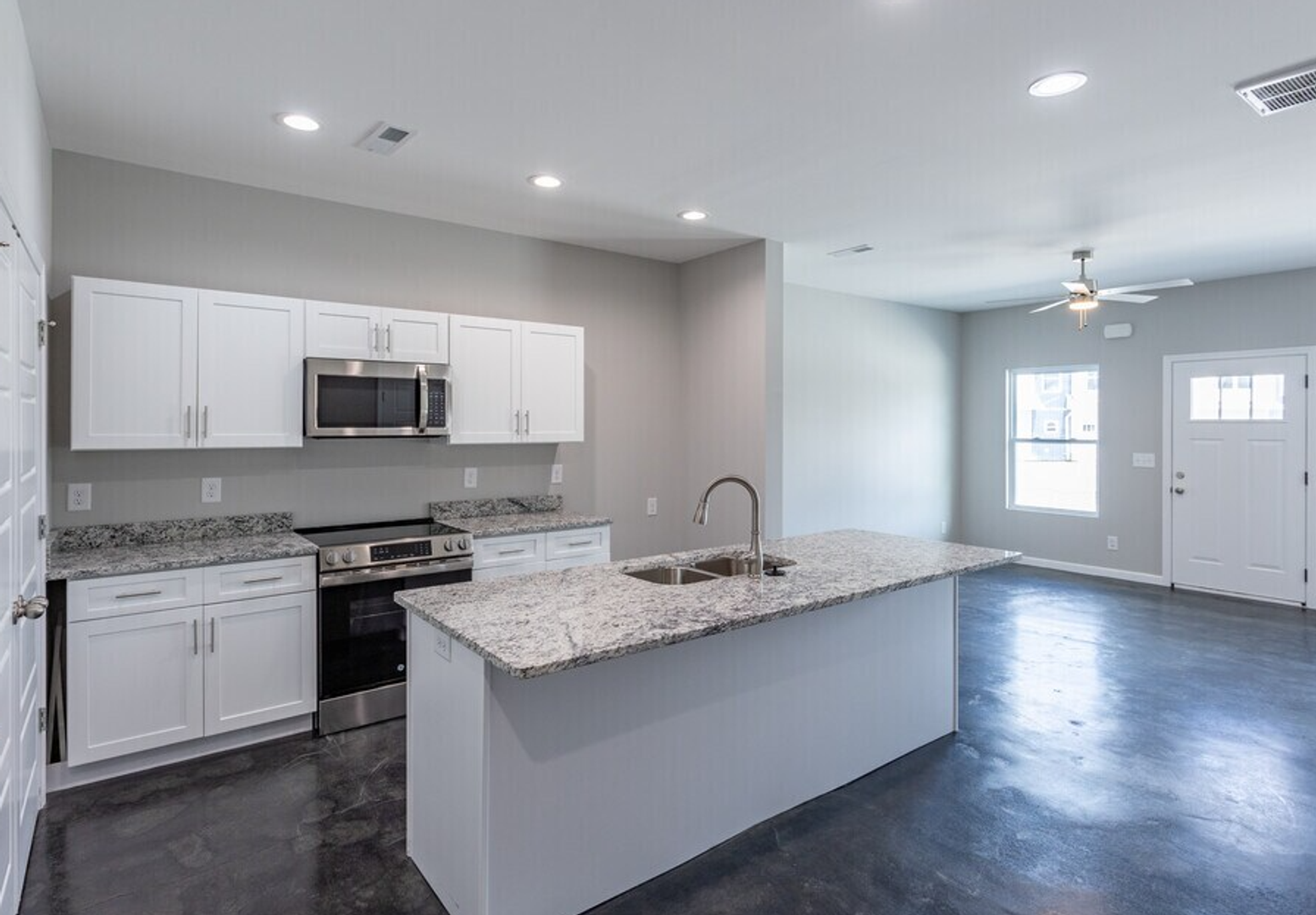 Gordonsville Apartment: Caney Commons Dr.