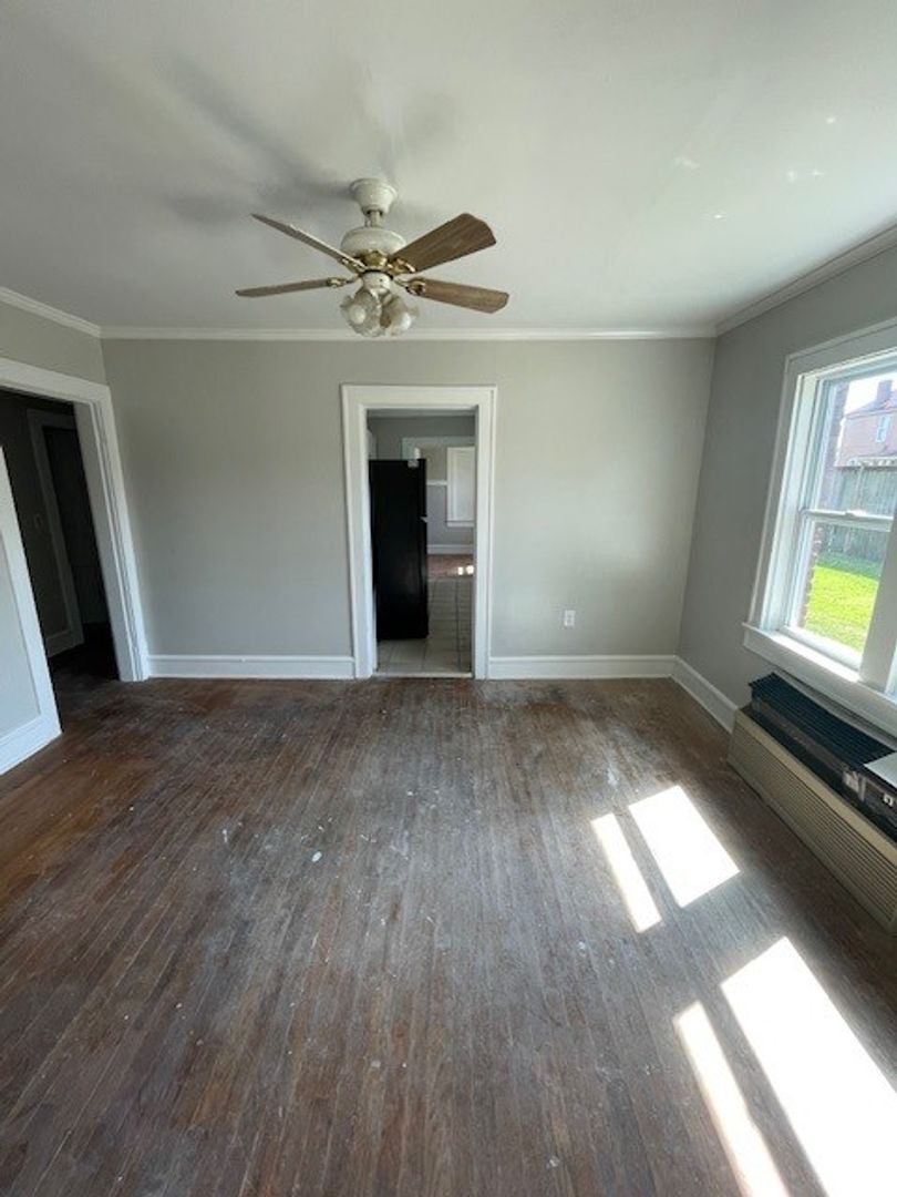 Lebanon Apartment: 105 N Hatton Ave