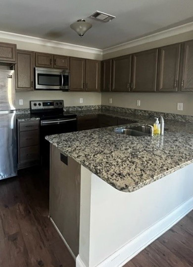 Lebanon Townhome: 302 Cainsville Rd