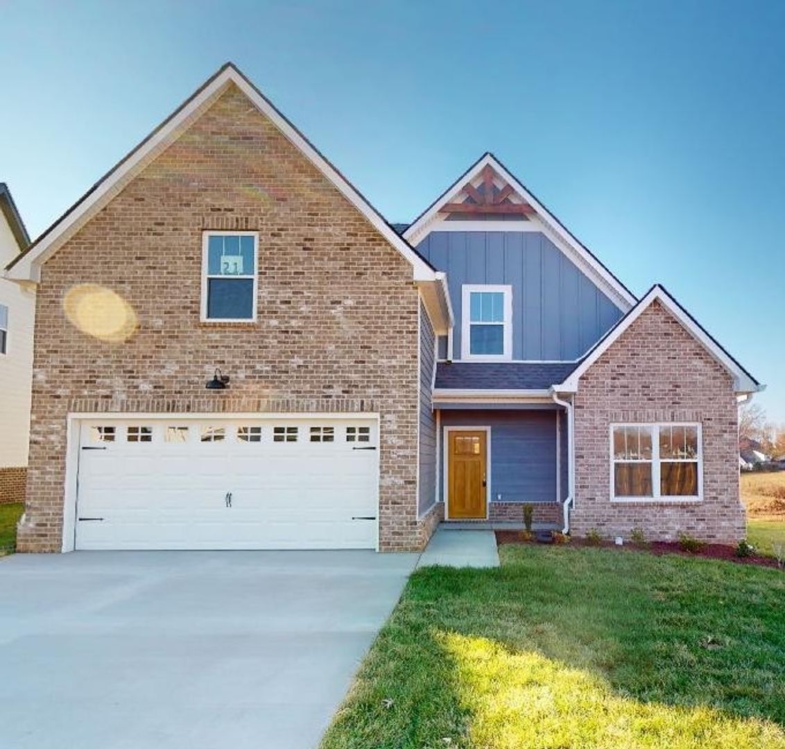 Clarksville House: 225 Bluebell Dr.