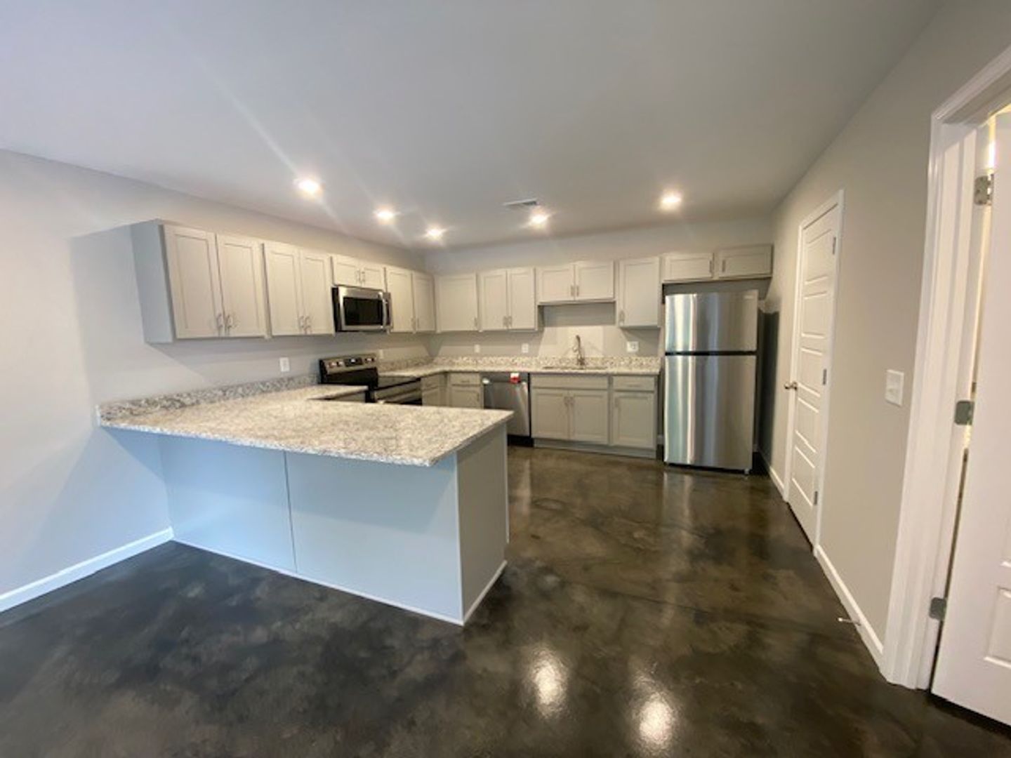 Hopkinsville Apartment: Walnut St. / Coleman St.
