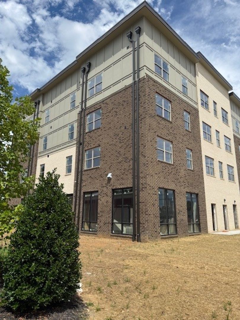 Lebanon Apartment: 829 Carthage Hwy.