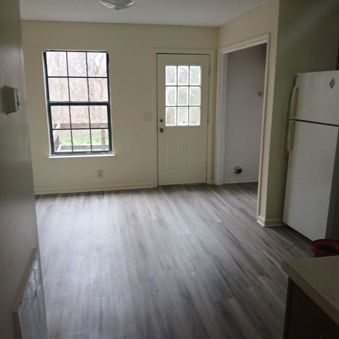 Clarksville Apartment: 2514 Old Russellville Pike