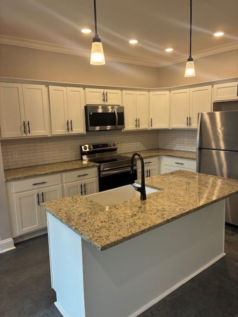 Clarksville House: 744 Gracey Ave.