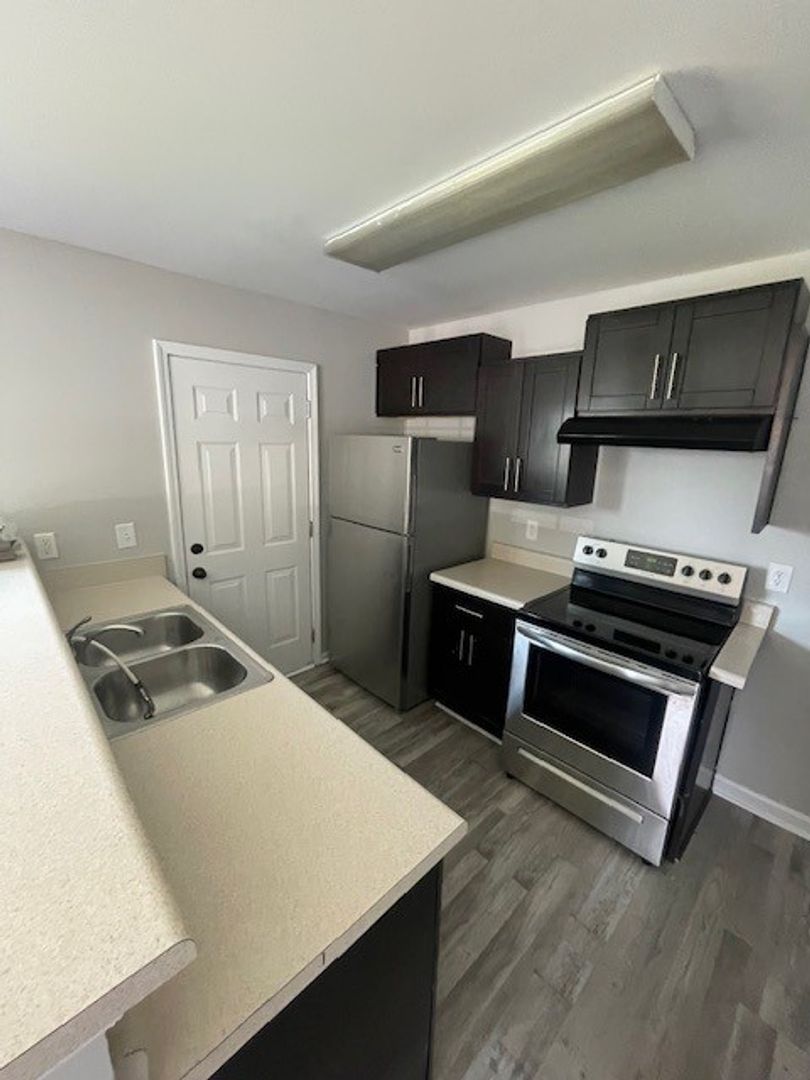 Lebanon Apartment: 1245 Bluebird Rd