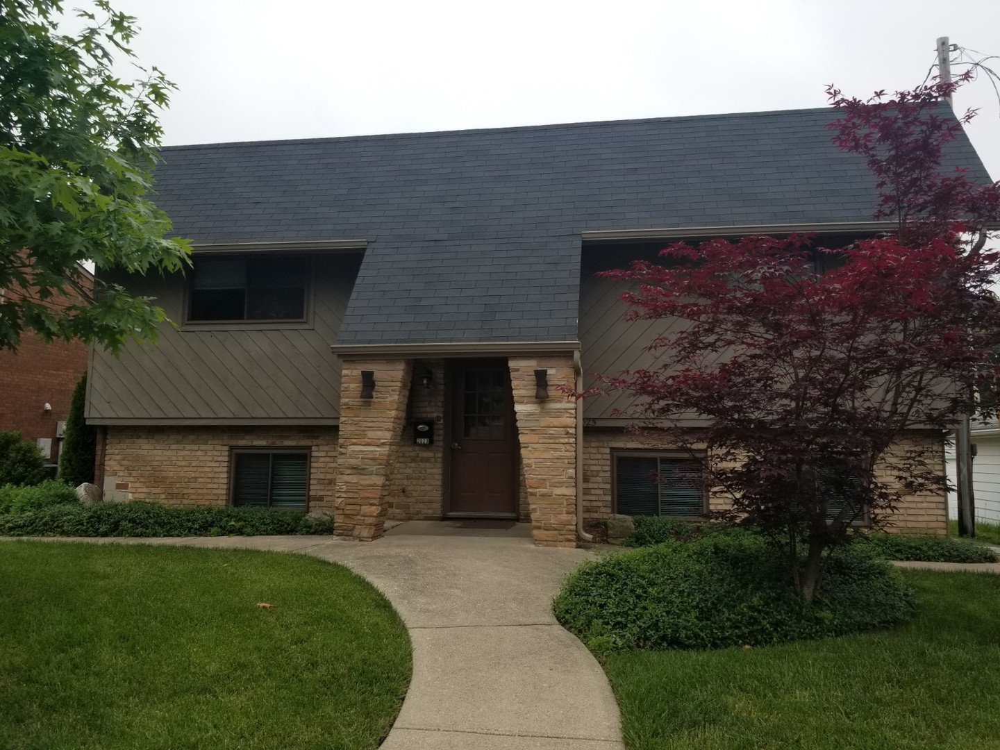 Fort Wayne Apartment: 2017-2025 Hillside Ave.