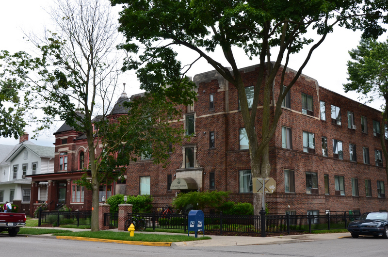Fort Wayne Apartment: 835 W. Wayne St.