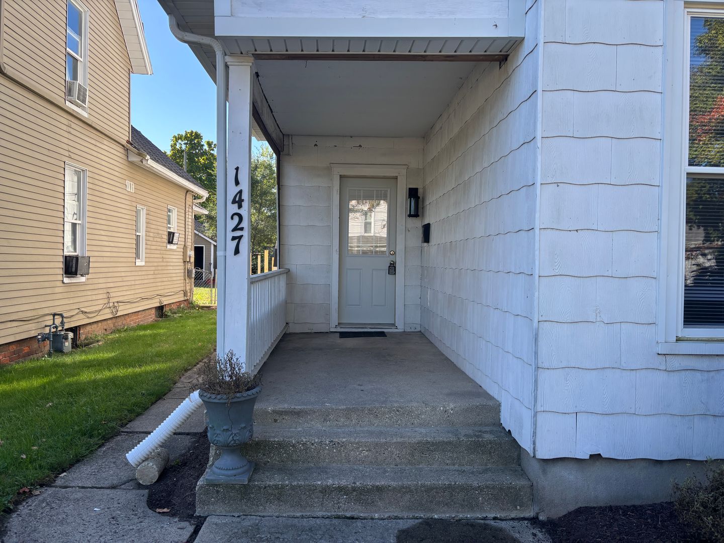 Fort Wayne Apartment: 1427 Wall St