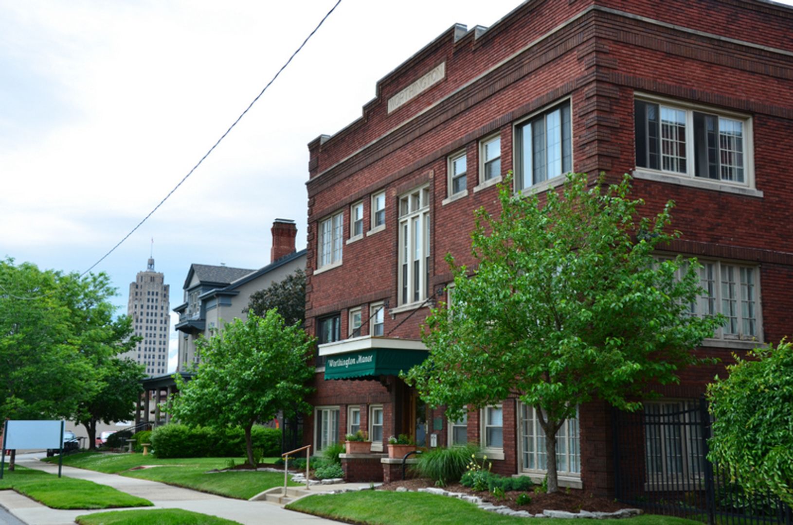 Fort Wayne Apartment: 425-431 E. Wayne St.